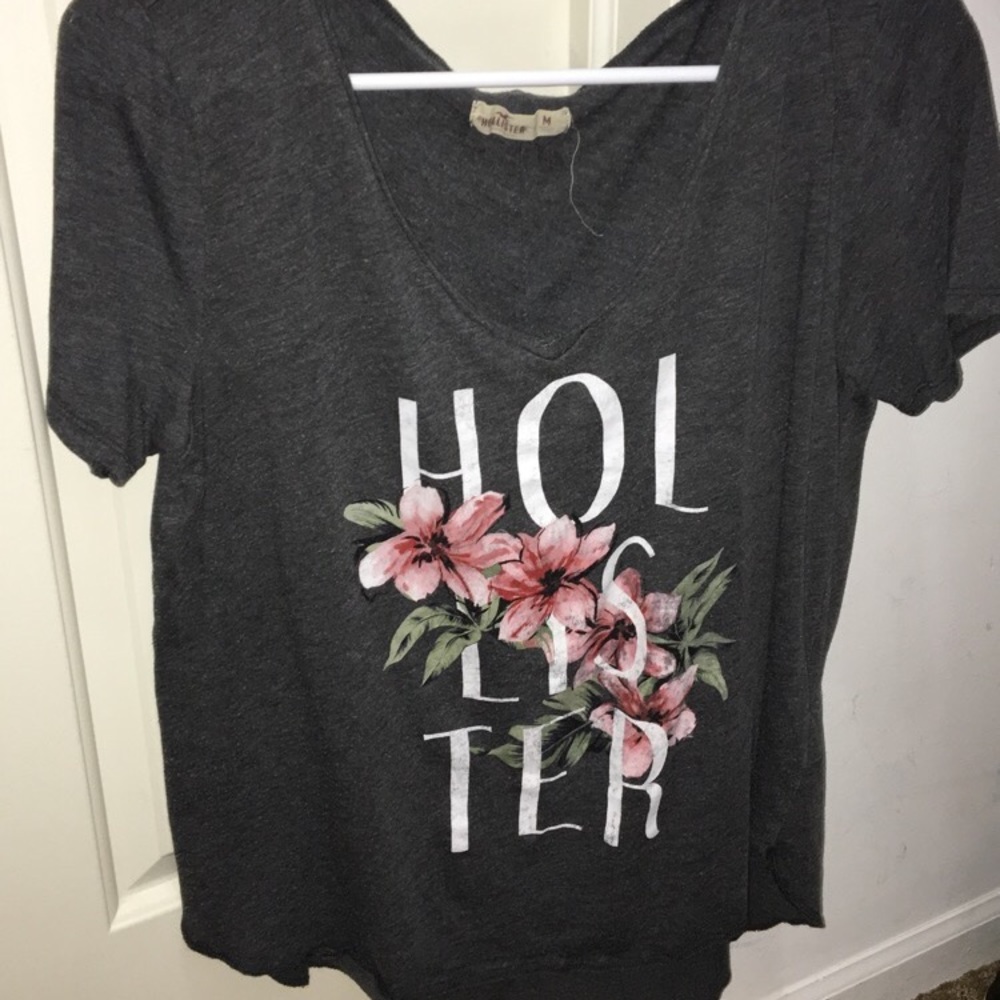 Hollister Graphic Tee